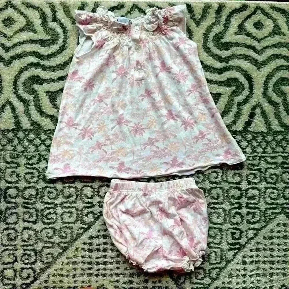 Feather Baby outfit size 6-9 months